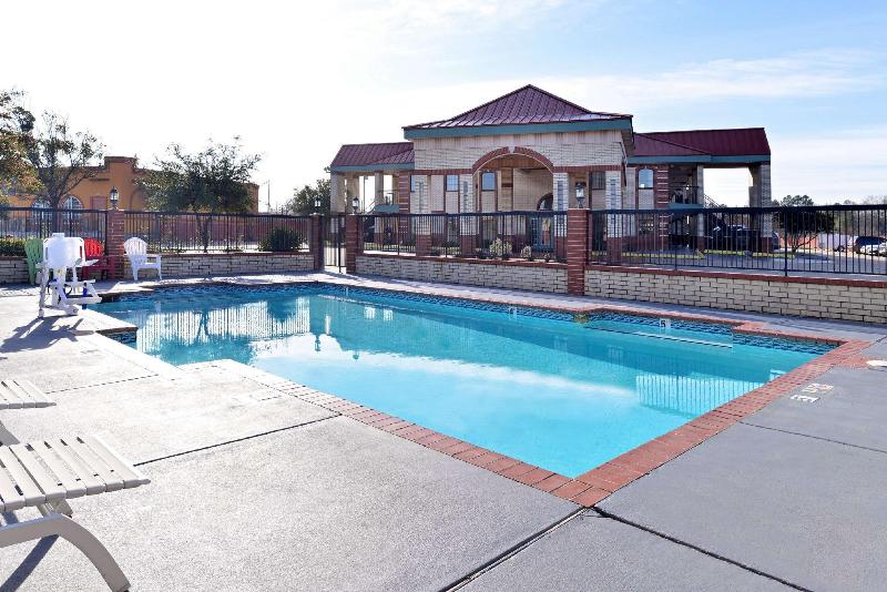 בית מלון כפרי Quality Inn & Suites