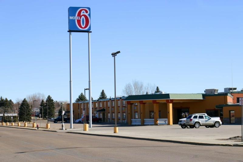 호텔 Badlands Inn & Suites