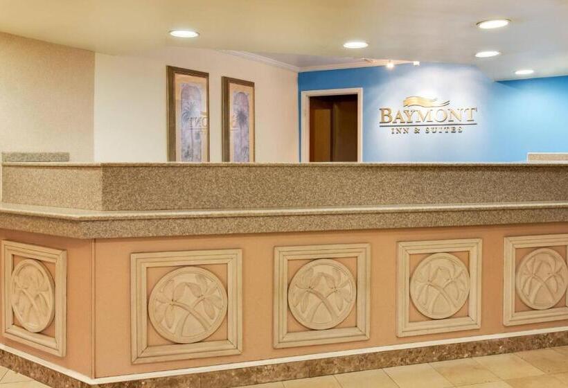 בית מלון כפרי Baymont By Wyndham Lake City