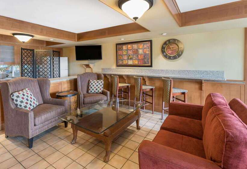 هتل Baymont By Wyndham Sevierville Pigeon Forge