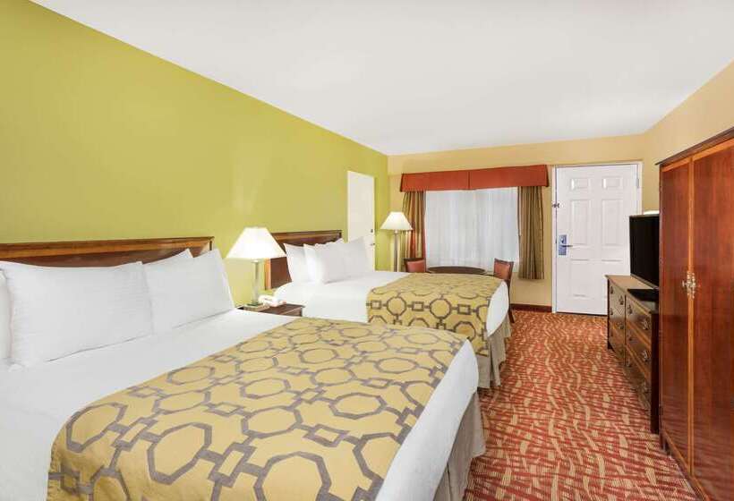 هتل Baymont By Wyndham Sevierville Pigeon Forge