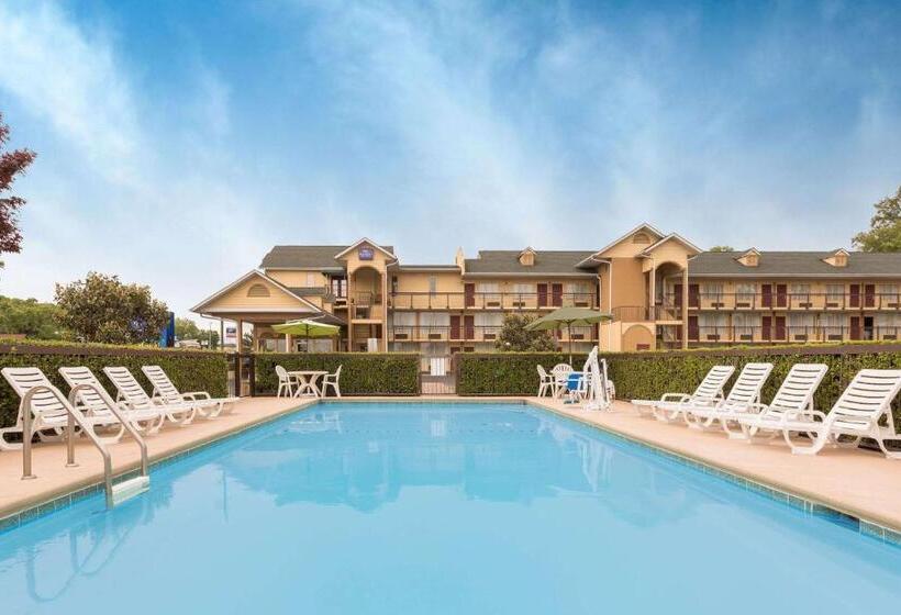 هتل Baymont By Wyndham Sevierville Pigeon Forge