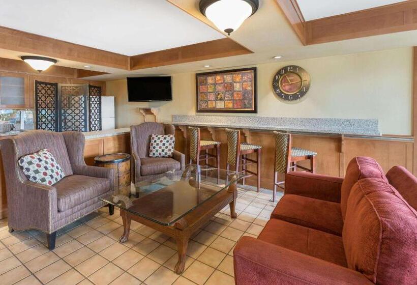 هتل Baymont By Wyndham Sevierville Pigeon Forge