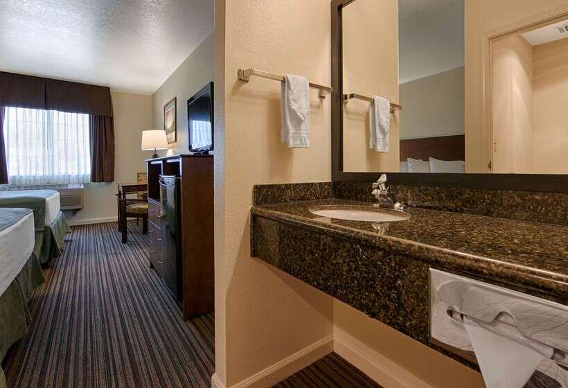 فندق Best Western Capital City Inn