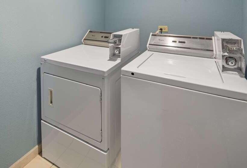 Отель Best Western Crossroads Inn