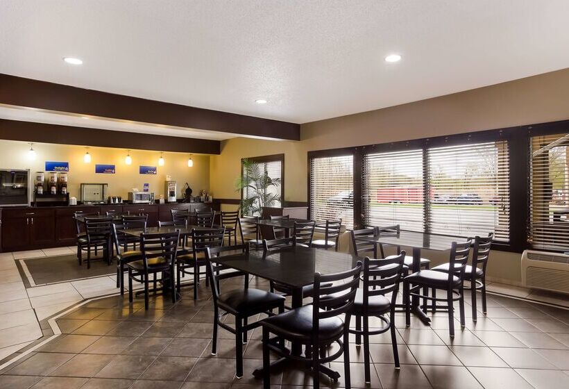 Отель Best Western Crossroads Inn