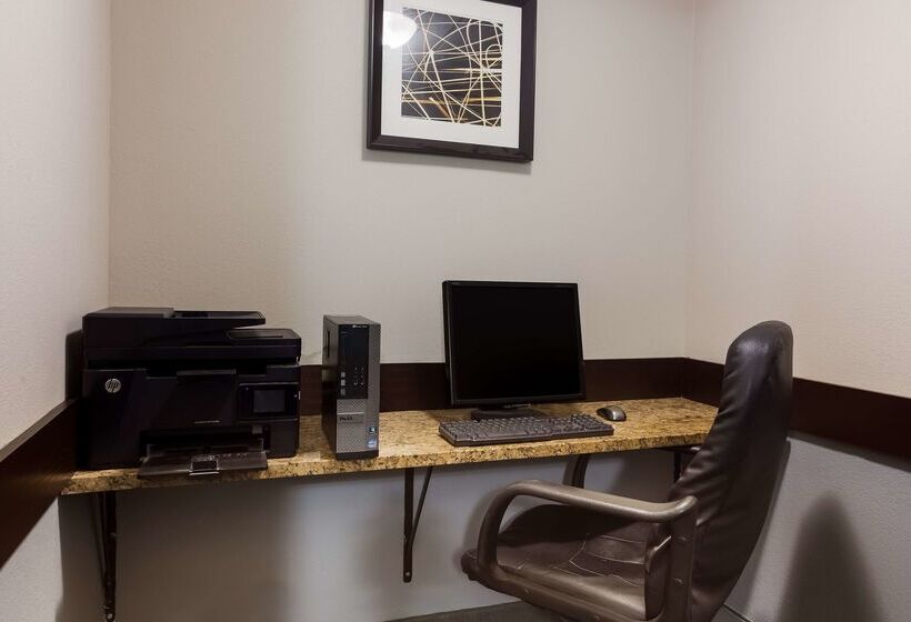 Отель Best Western Crossroads Inn