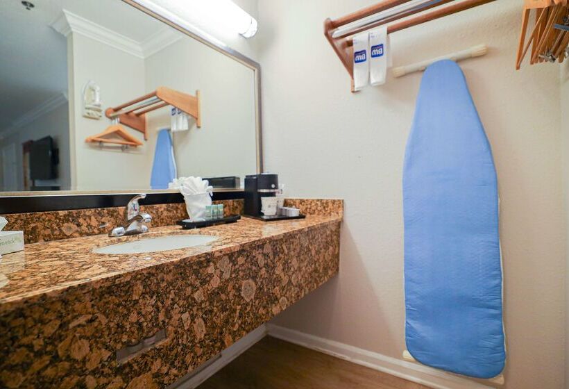 فندق Best Western Heritage Inn