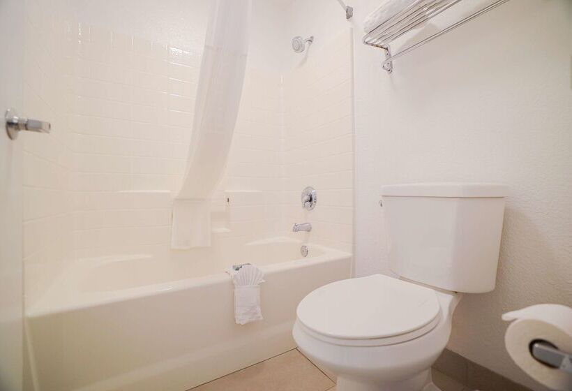 فندق Best Western Heritage Inn