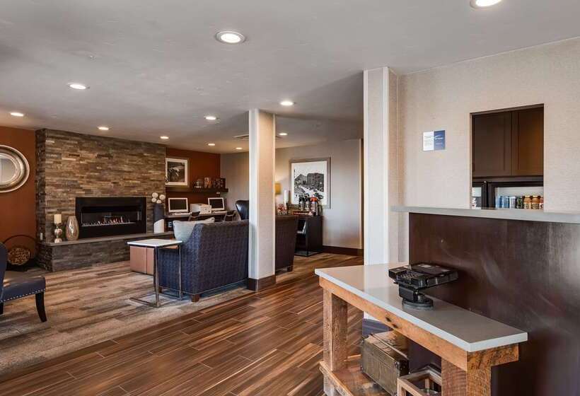 בית מלון כפרי Best Western Hidesert Inn