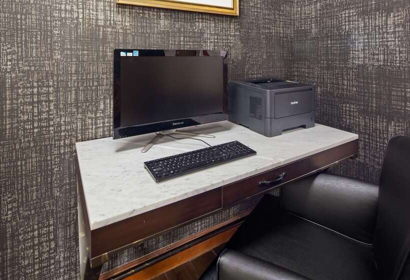 Отель Best Western Inn & Suites