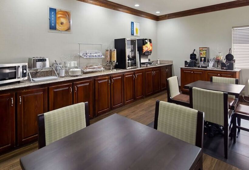 ホテル Best Western Inn & Suites