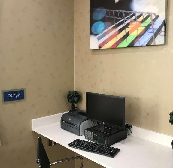 فندق Best Western Inn & Suites Monroe