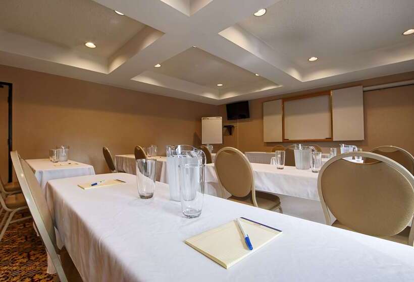 فندق Best Western John Muir Inn