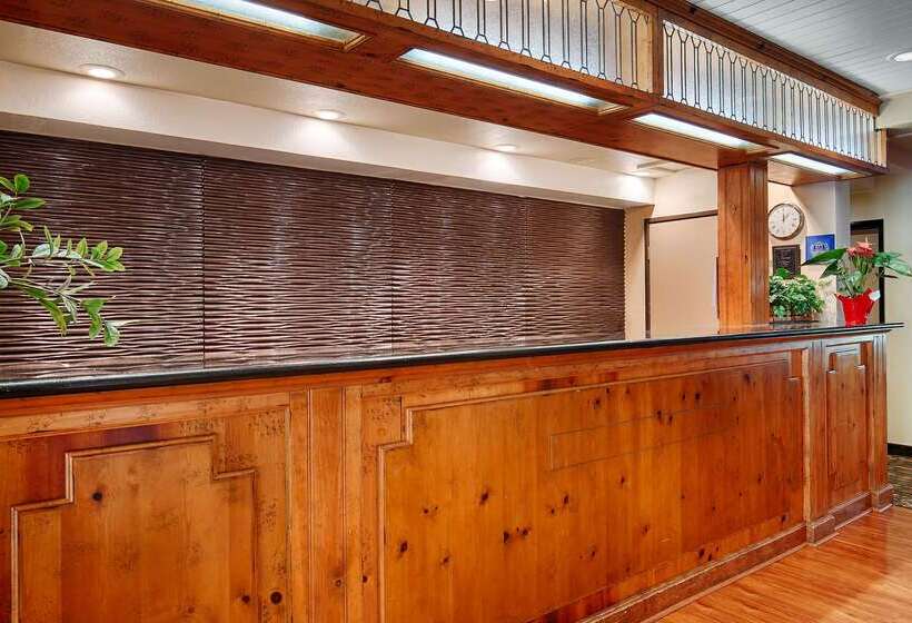 فندق Best Western John Muir Inn