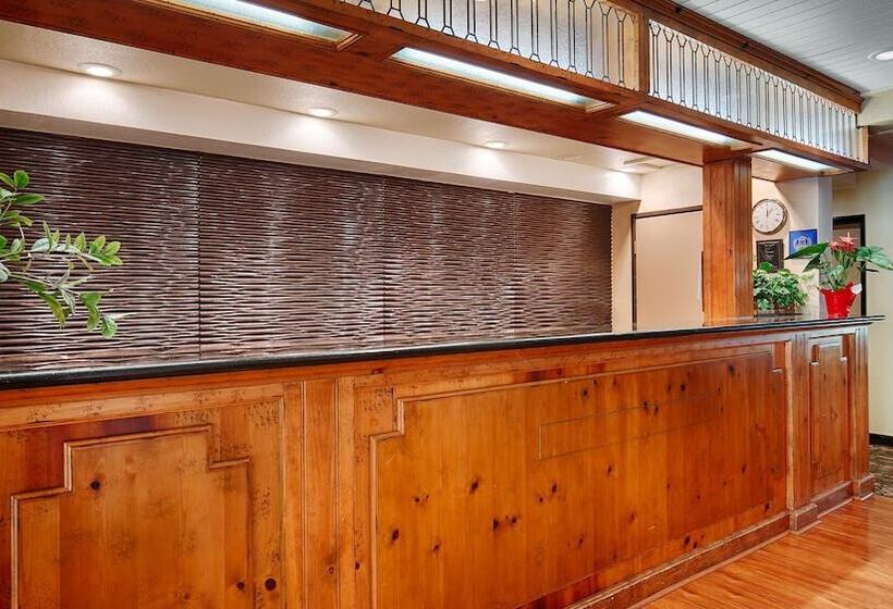 فندق Best Western John Muir Inn