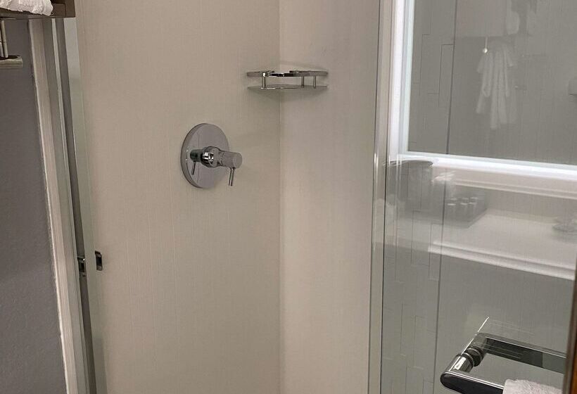 فندق Best Western Lake Lucille Inn