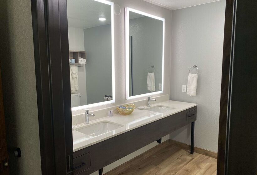 فندق Best Western Lake Lucille Inn