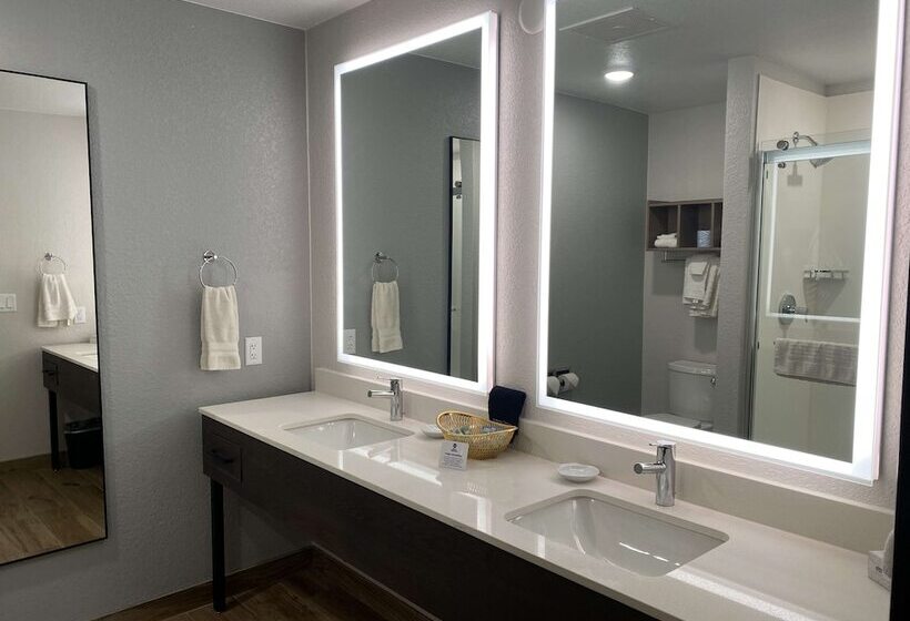 فندق Best Western Lake Lucille Inn