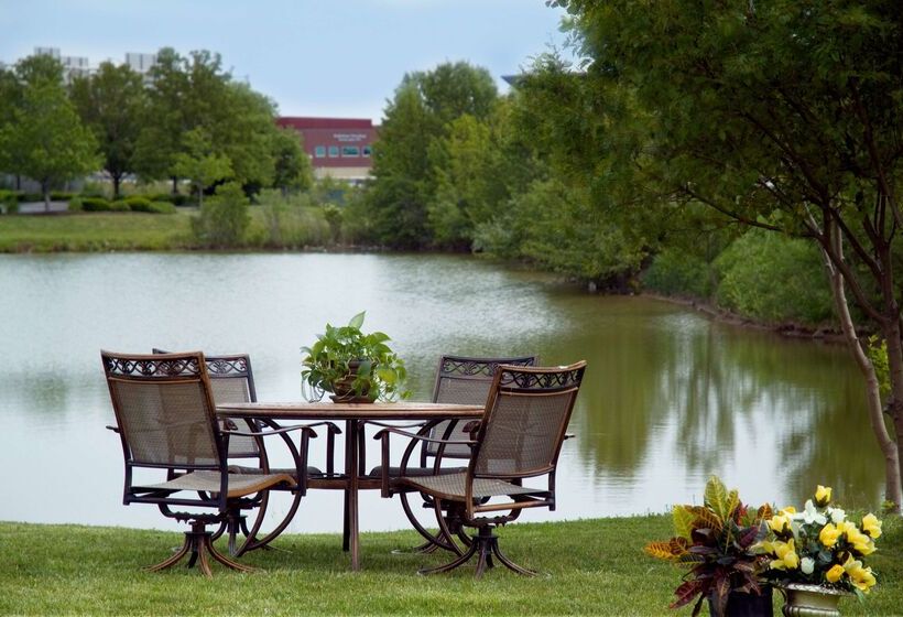 هتل Best Western Luxbury Inn Fort Wayne