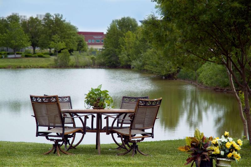 هتل Best Western Luxbury Inn Fort Wayne