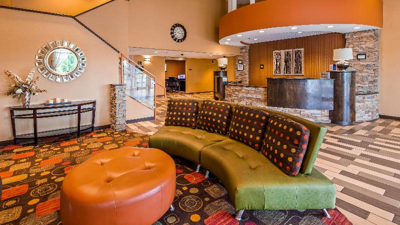هتل Best Western Luxbury Inn Fort Wayne