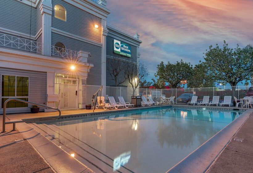 Отель Best Western Luxury Inn