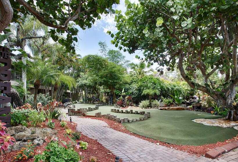 فندق Best Western Naples Inn & Suites