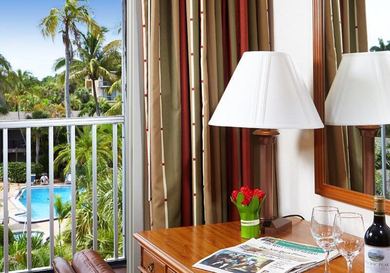 فندق Best Western Naples Inn & Suites