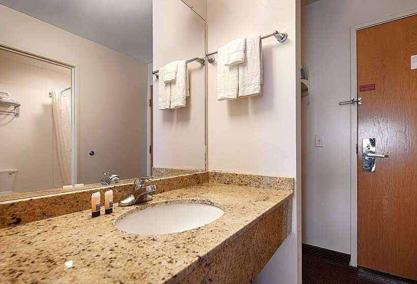 בית מלון כפרי Best Western New Baltimore Inn