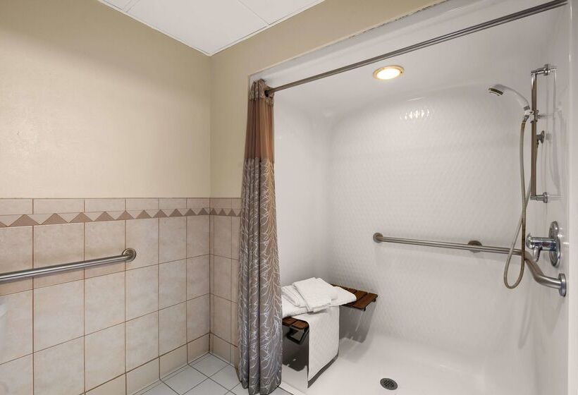 فندق Best Western Northwoods Lodge