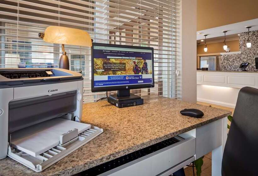 فندق Best Western Of Harbor Springs