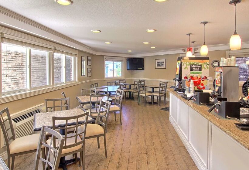 בית מלון כפרי Best Western Of Harbor Springs