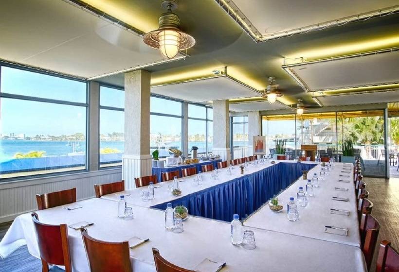 בית מלון כפרי Palm Tree Club Miami