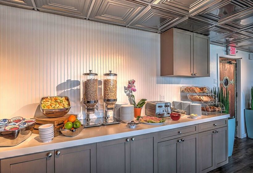 בית מלון כפרי Palm Tree Club Miami