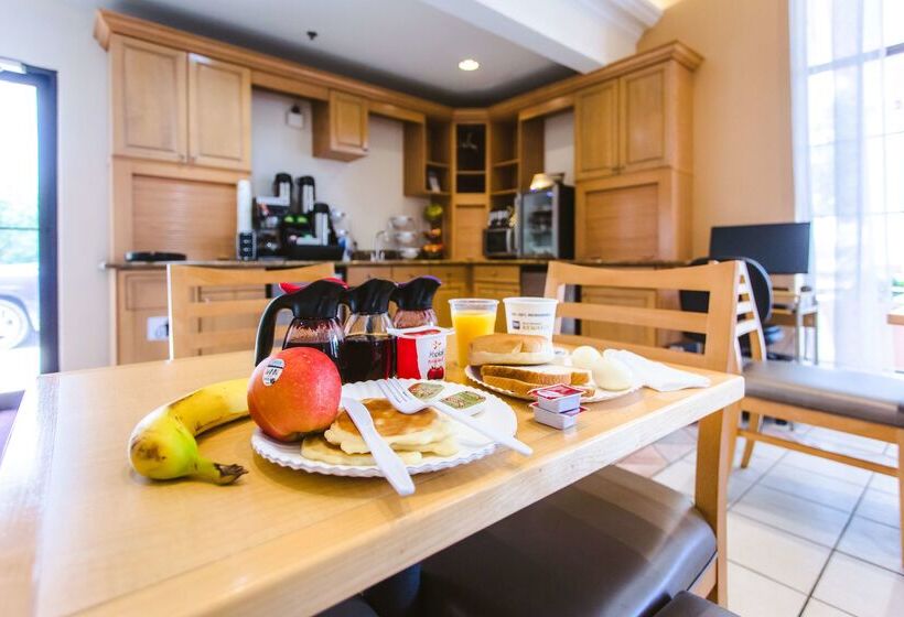 هتل Best Western Pearland Inn