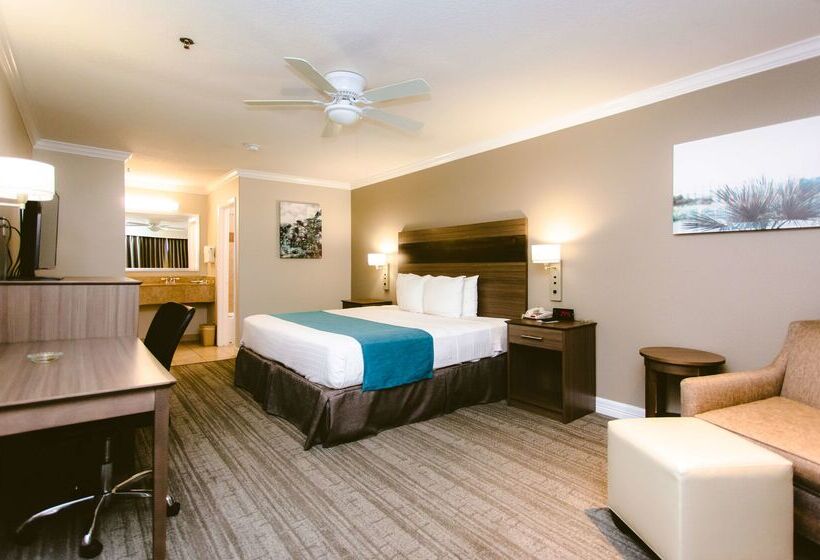 هتل Best Western Pearland Inn