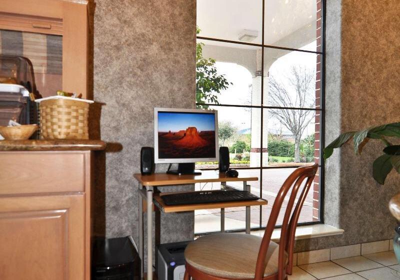 Отель Best Western Pearland Inn