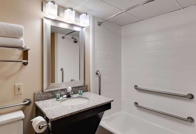 هتل Best Western Plaza Inn