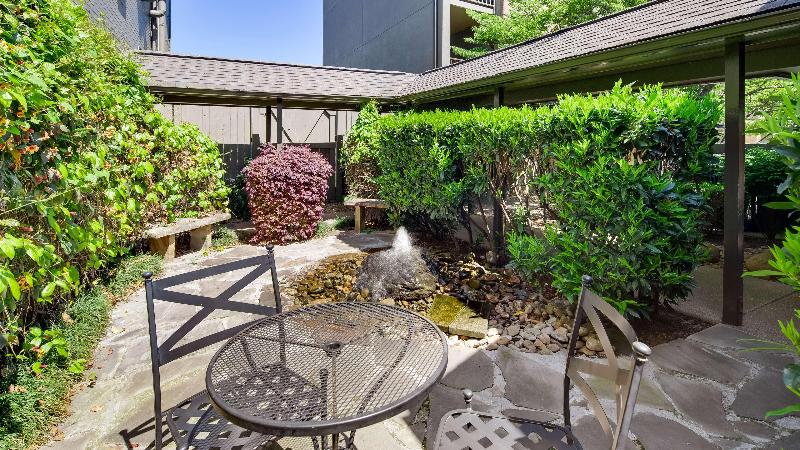 هتل Best Western Plaza Inn