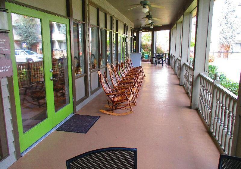 هتل Best Western Plaza Inn