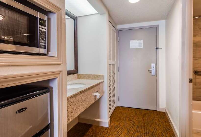 فندق Spark by Hilton Biloxi Ocean Springs