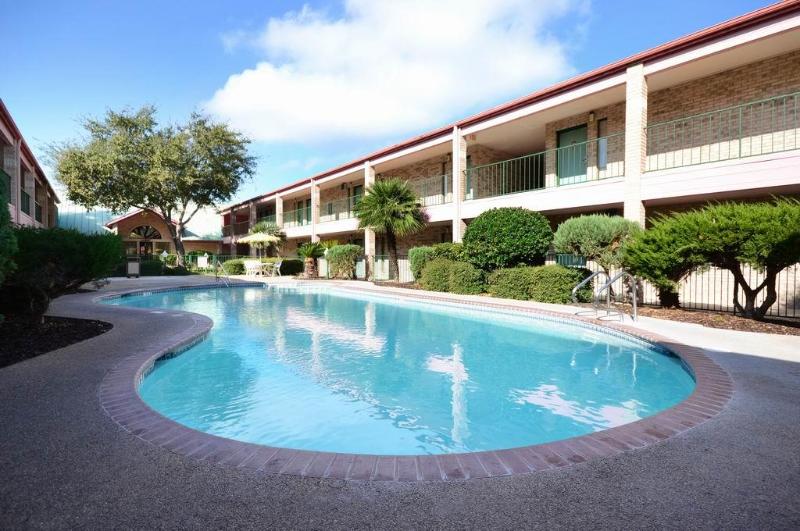 호텔 Surestay Plus By Best Western San Antonio Fiesta Inn