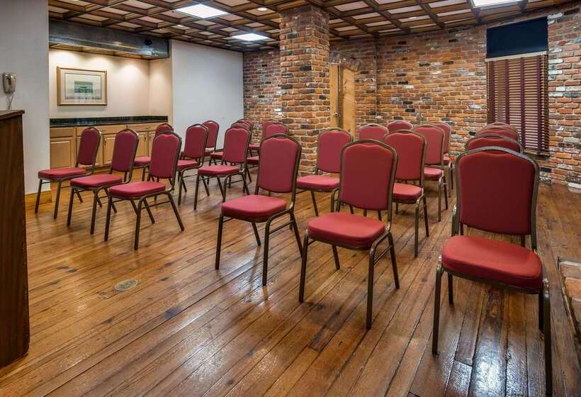 هتل Best Western Plus Governor's Inn Richmond