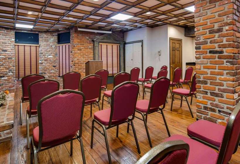 هتل Best Western Plus Governor's Inn Richmond