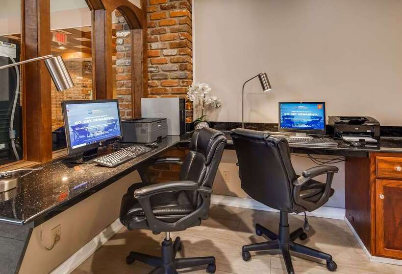 هتل Best Western Plus Governor's Inn Richmond