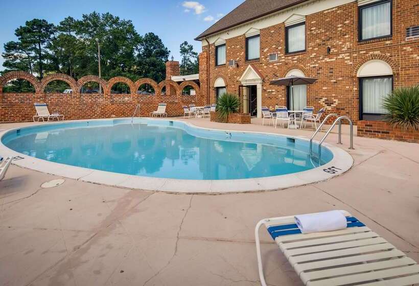 هتل Best Western Plus Governor's Inn Richmond