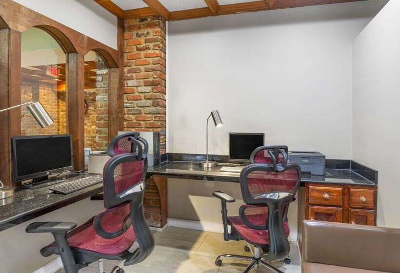 هتل Best Western Plus Governor's Inn Richmond