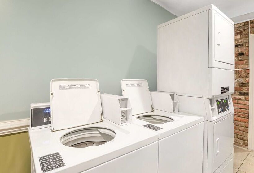 هتل Best Western Plus Governor's Inn Richmond