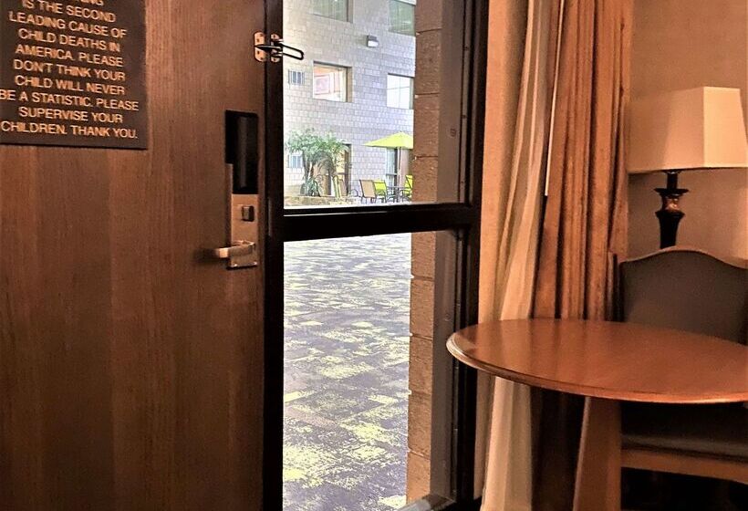 فندق Best Western Plus Kelly Inn